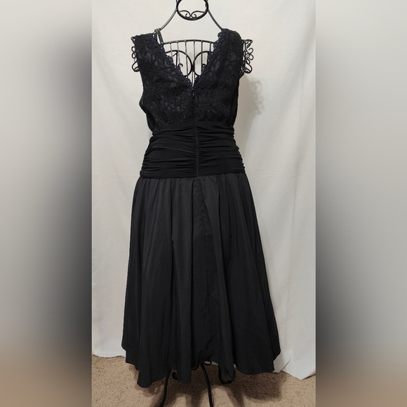 Jessica Howard Black Slimming Formal Dress - Size 14 - NWT - Picture 2 of 11